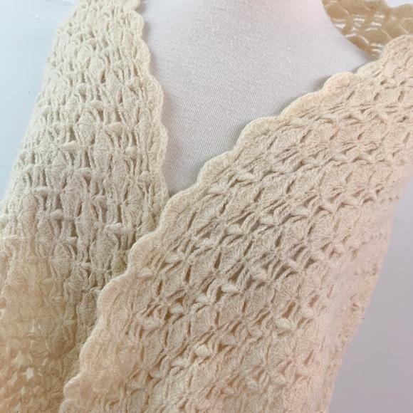Vintage 1960s crochet ivory fringe scarf - Picture 7 of 9